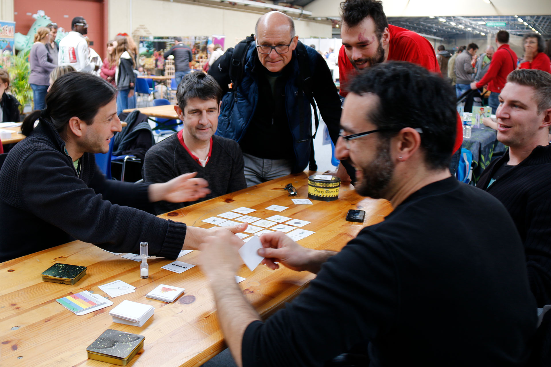 Antoine Bauza, Rémy Delivorias et Florian Siriex testant un prototype de jeu au festival du jeu de Valence 2016.